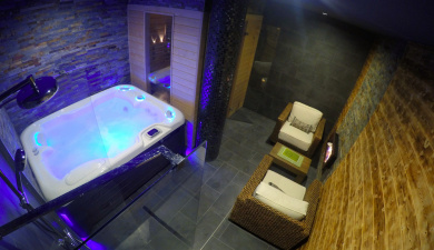 Privátny wellness 60 minút pre 2 osoby + 2x30 minút thajská masáž 