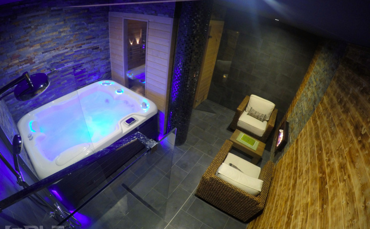 Privátny wellness pre 2 osoby + 30 minút thajská masáž + SEKT zadarmo