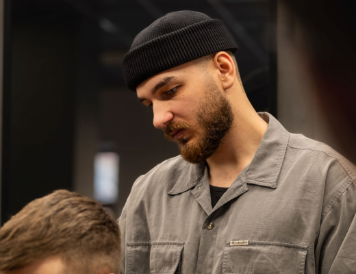 Klasický pánsky strih so stylingom | HypeBarber